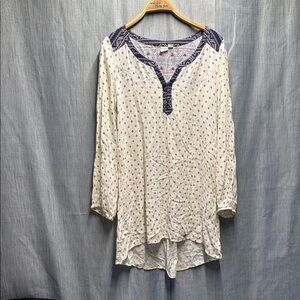 Roxy Women's Cream and Blue Patterned Tunic top size medium